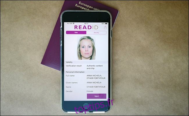 Application ReadID montrant un passeport numérisé sur iPhone.