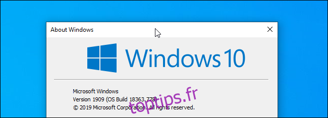 En cliquant sur la barre de titre d'une fenêtre sous Windows 10.