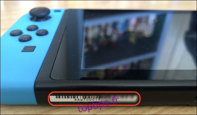 Un numéro de série sur une Nintendo Switch.