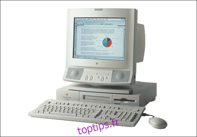 Un Apple Power Macintosh 6100.