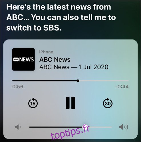 Siri lit une émission audio ABC News sur iOS.