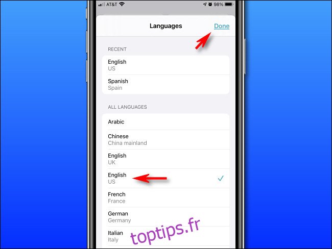 Dans Apple Translate sur iPhone, sélectionnez une langue dans la liste, puis touchez 