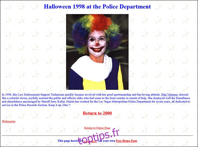 Une mise à jour du site Web d'un service de police mettant en vedette un employé vêtu d'un costume de clown pour Halloween. 