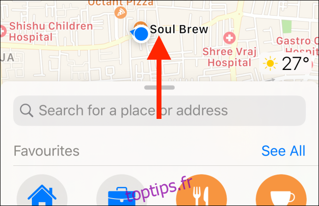Faites glisser vers le haut pour développer le menu dans Apple Maps.